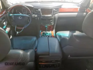 2010 Lexus LX 570 z VIN JTJHY7AX1A4035427, wystawiony jako Copart lot #61180645 z przebiegiem 330 834 mil mil oraz Czysty tytuł • Clean title. Historia ofert i sprzedaży dostępna na DreamBid. Obrazek 8.