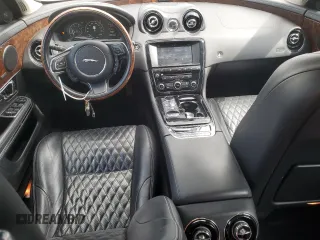 2016 Jaguar XJ Portfolio with VIN SAJWJ2GD5G8V96800, listed as a Copart auction lot 54408145 with 55,835 mi miles and Clean Title. Bid and sale history available at DreamBid. Image 8.