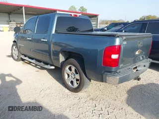 2007 Chevrolet Silverado 1500 LT w/1LT with VIN 2GCEC13C371619392, listed as a IAAI auction lot 41774504 with 269,105 mi miles. Bid and sale history available at carsss.com. Image 3.