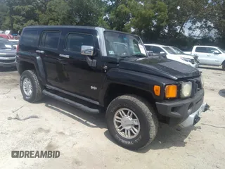 2008 Hummer H3 with VIN 5GTEN13E988101631, listed as a IAAI auction lot 40165032 with 196,827 mi miles. Bid and sale history available at carsss.com. Image 1.
