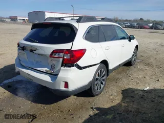 2015 Subaru Outback 2.5i Limited with VIN 4S4BSALC5F3258161, listed as a IAAI auction lot 41752985 with 127,644 mi miles. Bid and sale history available at carsss.com. Image 4.