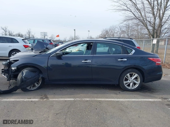 2013 Nissan Altima 2.5 SV with VIN 1N4AL3AP2DC106453, listed as a IAAI auction lot 41613630 with 142,659 mi miles. Bid and sale history available at carsss.com. Image 14.
