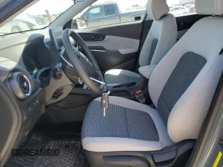 2022 Hyundai Kona SE z VIN KM8K2CAB7NU846383, wystawiony jako Copart lot #57091525 z przebiegiem 39 959 mil mil oraz Nie do naprawy • Non repairable. Historia ofert i sprzedaży dostępna na DreamBid. Obrazek 7.