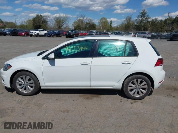 2021 Volkswagen Golf TSI z VIN 3VWG57AU4MM008113, wystawiony jako IAAI lot #42053444 z przebiegiem 24 449 mil mil oraz . Historia ofert i sprzedaży dostępna na DreamBid. Obrazek 14.