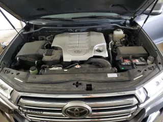 2017 Toyota Land Cruiser z VIN JTMCY7AJ7H4058200, wystawiony jako Copart lot #56744945 z przebiegiem 92 389 mil mil oraz Szkody całkowita. Historia ofert i sprzedaży dostępna na DreamBid. Obrazek 12.