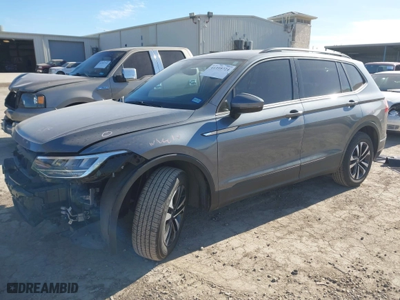 2022 Volkswagen Tiguan S with VIN 3VV1B7AXXNM164123, listed as a IAAI auction lot 41359724 with 18,721 mi miles. Bid and sale history available at carsss.com. Image 18.