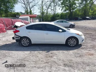 2016 Kia Forte LX z VIN KNAFX4A65G5583272, wystawiony jako IAAI lot #42086277 z przebiegiem 103 933 mil mil oraz . Historia ofert i sprzedaży dostępna na DreamBid. Obrazek 14.