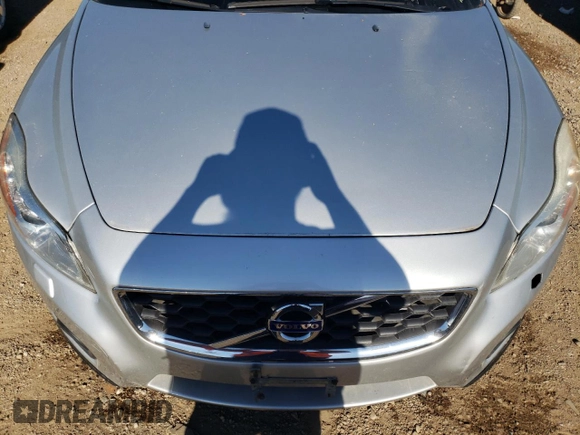 2012 Volvo C30 z VIN YV1672MK7C2281133, wystawiony jako Copart lot #66388394 z przebiegiem 98 504 mil mil oraz Szkody całkowita. Historia ofert i sprzedaży dostępna na DreamBid. Obrazek 11.