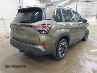 2025 Subaru Forester Premium with VIN JF2SLDDC9SH438517, listed as a IAAI auction lot 42503076 with 7,773 mi miles and . Bid and sale history available at DreamBid. Image 4.