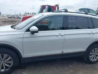 2018 Volkswagen Tiguan SEL с VIN 3VV3B7AX8JM044789, выставлен на аукционе IAAI как лот 42165937 с пробегом 98 463 миль миль и . История ставок и продаж доступна на DreamBid. Изображение 15.