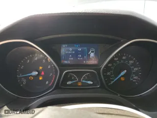 2014 Ford Focus SE with VIN 1FADP3F29EL297594, listed as a Copart auction lot 53249755 with 207,713 mi miles and Salvage Title. Bid and sale history available at carsss.com. Image 9.