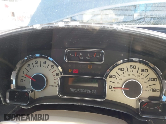 2008 Ford Expedition SSV with VIN 1FMFU15558LA15589, listed as a IAAI auction lot 41780500 with 207,045 mi miles and . Bid and sale history available at DreamBid. Image 7.