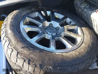 2018 GMC Sierra 1500 Denali with VIN 3GTU2PEC8JG519642, listed as a IAAI auction lot 41427185 with 111,596 mi miles. Bid and sale history available at carsss.com. Image 12.