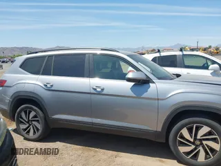 2024 Volkswagen Atlas SE with VIN 1V2HR2CA2RC568429, listed as a IAAI auction lot 42371188 with 18,903 mi miles and . Bid and sale history available at DreamBid. Image 13.