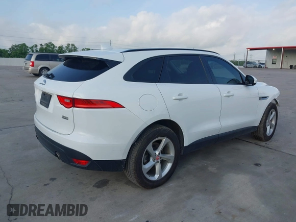 2017 Jaguar F-Pace 35t Premium z VIN SADCJ2BV1HA091773, wystawiony jako IAAI lot #42289518 z przebiegiem 130 935 mil mil oraz . Historia ofert i sprzedaży dostępna na DreamBid. Obrazek 4.