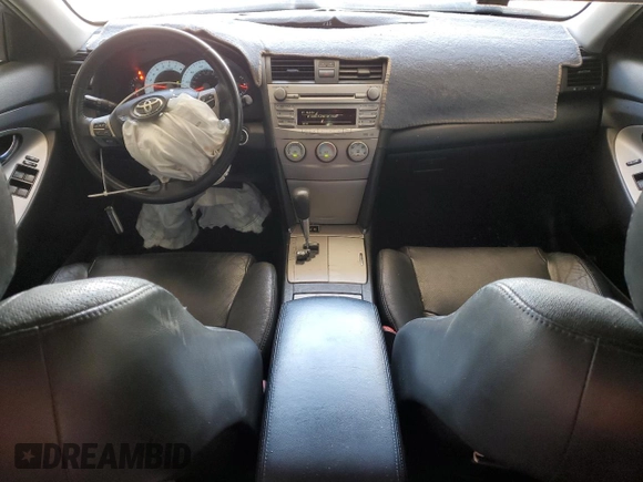 2010 Toyota Camry z VIN 4T1BF3EK7AU531690, wystawiony jako Copart lot #53103605 z przebiegiem 177 835 mil mil oraz Szkoda całkowita • Salvage title. Historia ofert i sprzedaży dostępna na DreamBid. Obrazek 8.