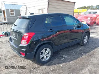 2022 Chevrolet Trax LS z VIN KL7CJKSM4NB527702, wystawiony jako IAAI lot #41339416 z przebiegiem 52 934 mil mil oraz . Historia ofert i sprzedaży dostępna na DreamBid. Obrazek 4.