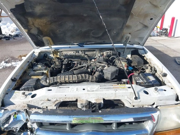 2000 Ford Ranger XL with VIN 1FTYR10V7YTA35140, listed as a IAAI auction lot 41269630 with 127,886 mi miles. Bid and sale history available at carsss.com. Image 10.
