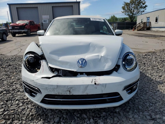 2019 Volkswagen Beetle S с VIN 3VW5DAAT6KM501562, выставлен на аукционе Copart как лот 57631785 с пробегом Не указан миль и Списание • Salvage title. История ставок и продаж доступна на DreamBid. Изображение 5.
