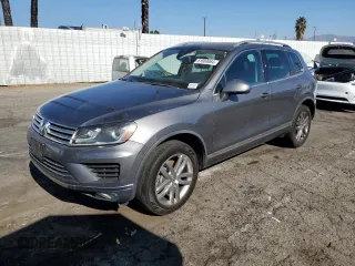 2015 Volkswagen Touareg Sport with VIN WVGEF9BP3FD006813, listed as a Copart auction lot 81800064 with 154,979 mi miles and Clean title. Bid and sale history available at DreamBid. Image 1.