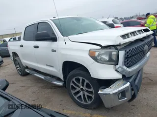 2018 Toyota Tundra 2WD SR5 with VIN 5TFEY5F14JX232234, listed as a IAAI auction lot 41447829 with 183,635 mi miles. Bid and sale history available at carsss.com. Image 1.
