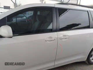 2016 Toyota Sienna LE AAS with VIN 5TDKK3DC3GS706606, listed as a IAAI auction lot 41640543 with 201,316 mi miles. Bid and sale history available at carsss.com. Image 14.