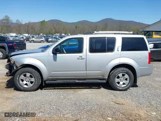 2011 Nissan Pathfinder SV with VIN 5N1AR1NN1BC626741, listed as a IAAI auction lot 41957479 with 204,128 mi miles. Bid and sale history available at carsss.com. Image 15.