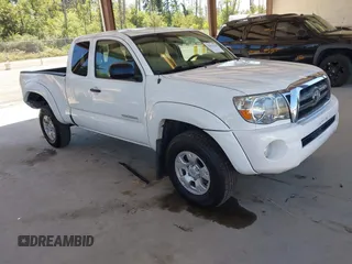 2009 Toyota Tacoma with VIN 5TEUU42N69Z634433, listed as a IAAI auction lot 42613318 with 103,905 mi miles and . Bid and sale history available at DreamBid. Image 1.