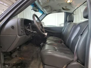 2005 Chevrolet Silverado 1500 Work Truck with VIN 1GCEC14X95Z180219, listed as a Copart auction lot 89391085 with 215,056 mi miles and Clean Title. Bid and sale history available at carsss.com. Image 7.