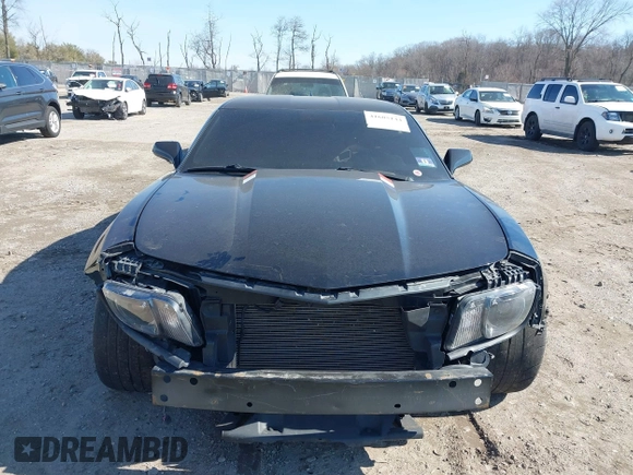 2010 Chevrolet Camaro 2SS z VIN 2G1FK1EJ9A9137692, wystawiony jako IAAI lot #41605144 z przebiegiem 169 665 mil mil oraz . Historia ofert i sprzedaży dostępna na DreamBid. Obrazek 12.