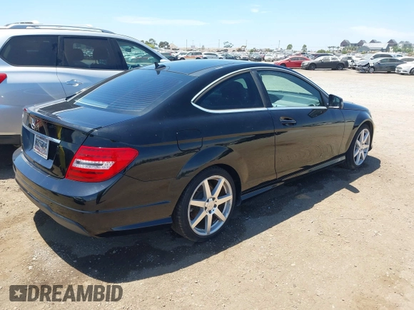2013 Mercedes-Benz C 250 с VIN WDDGJ4HB1DG061191, выставлен на аукционе IAAI как лот 42697264 с пробегом 152 348 миль миль и . История ставок и продаж доступна на DreamBid. Изображение 4.