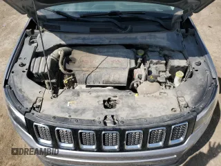 2018 Jeep Compass Latitude z VIN 3C4NJDBB1JT336317, wystawiony jako Copart lot #50824635 z przebiegiem 100 173 mil mil oraz Szkody całkowita. Historia ofert i sprzedaży dostępna na DreamBid. Obrazek 12.