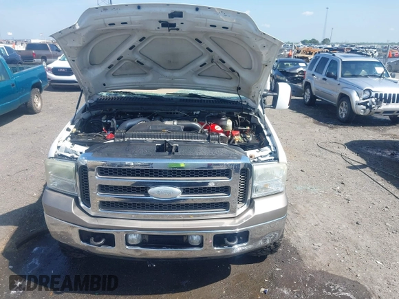 2006 Ford F-250 XL z VIN 1FTSW21P56ED13667, wystawiony jako IAAI lot #42108168 z przebiegiem 175 075 mil mil oraz . Historia ofert i sprzedaży dostępna na DreamBid. Obrazek 10.