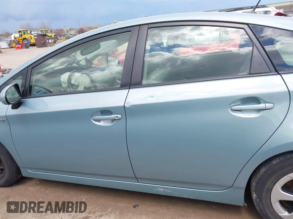 2013 Toyota Prius One with VIN JTDKN3DU2D1725401, listed as a IAAI auction lot 42066366 with 113,761 mi miles. Bid and sale history available at carsss.com. Image 15.