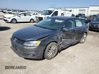 2011 Volkswagen Jetta SEL z VIN 3VWLX7AJ2BM330101, wystawiony jako Copart lot #47774335 z przebiegiem 183 472 mil mil oraz Szkoda całkowita • Salvage title. Historia ofert i sprzedaży dostępna na DreamBid. Obrazek 1.