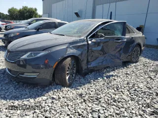 2013 Lincoln MKZ Hybrid z VIN 3LN6L2LU5DR826579, wystawiony jako Copart lot #57689545 z przebiegiem 202 811 mil mil oraz Nie do naprawy • Non repairable. Historia ofert i sprzedaży dostępna na DreamBid. Obrazek 1.