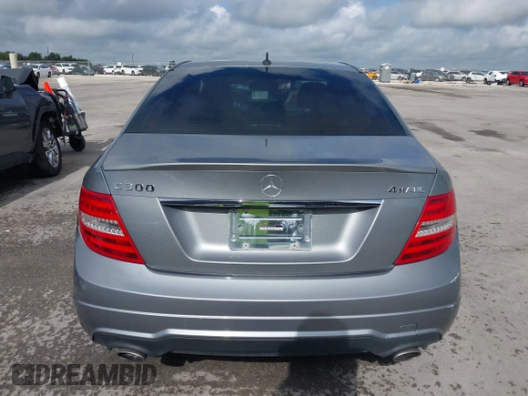 2013 Mercedes-Benz C 300 Sport с VIN WDDGF8AB2DR242498, выставлен на аукционе IAAI как лот 42588574 с пробегом 143 898 миль миль и . История ставок и продаж доступна на DreamBid. Изображение 16.