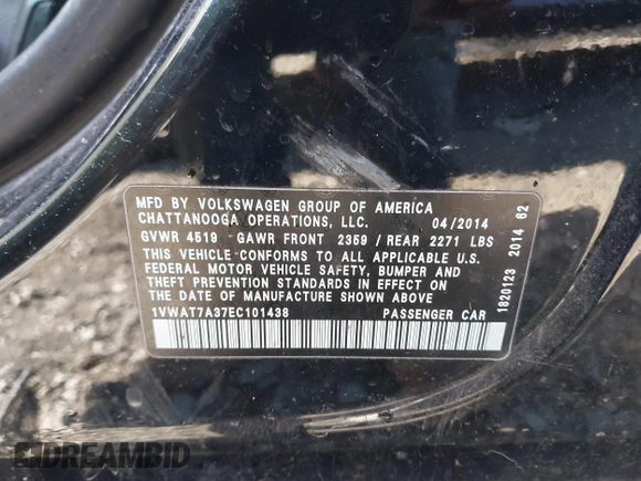 2014 Volkswagen Passat Wolfsburg Edition z VIN 1VWAT7A37EC101438, wystawiony jako IAAI lot #41333508 z przebiegiem 136 939 mil mil oraz . Historia ofert i sprzedaży dostępna na DreamBid. Obrazek 9.