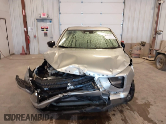 2022 Mitsubishi Eclipse Cross LE z VIN JA4ASVAA7NZ054234, wystawiony jako IAAI lot #42325344 z przebiegiem 36 118 mil mil oraz . Historia ofert i sprzedaży dostępna na DreamBid. Obrazek 6.