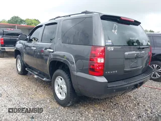 2010 Chevrolet Tahoe LT z VIN 1GNUKBE03AR221483, wystawiony jako IAAI lot #42157016 z przebiegiem 233 193 mil mil oraz . Historia ofert i sprzedaży dostępna na DreamBid. Obrazek 3.