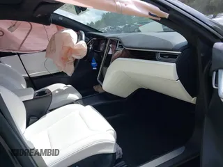 2016 Tesla Model S 90D z VIN 5YJSA1E46GF162217, wystawiony jako IAAI lot #42502493 z przebiegiem Nie podano mil oraz . Historia ofert i sprzedaży dostępna na DreamBid. Obrazek 5.