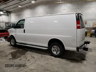 2023 GMC Savana Cargo Van with VIN 1GTW7AFP6P1138386, listed as a Copart auction lot 86204364 with 10,493 mi miles and Clean Title. Bid and sale history available at carsss.com. Image 2.