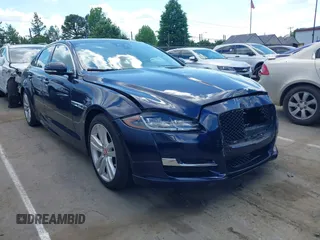2019 Jaguar XJ R-Sport z VIN SAJWJ1CD0K8W20865, wystawiony jako IAAI lot #42206084 z przebiegiem 42 697 mil mil oraz . Historia ofert i sprzedaży dostępna na DreamBid. Obrazek 1.