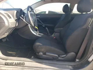 2006 Scion tC z VIN JTKDE177760134694, wystawiony jako Copart lot #43653465 z przebiegiem 245 961 mil mil oraz Szkoda całkowita • Salvage title. Historia ofert i sprzedaży dostępna na DreamBid. Obrazek 7.