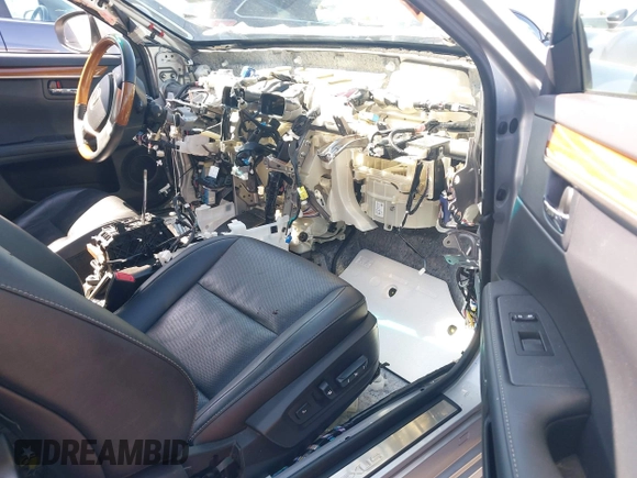 2013 Lexus ES 300h with VIN JTHBW1GG8D2026533, listed as a IAAI auction lot 42064923 with Not provided miles and . Bid and sale history available at DreamBid. Image 5.