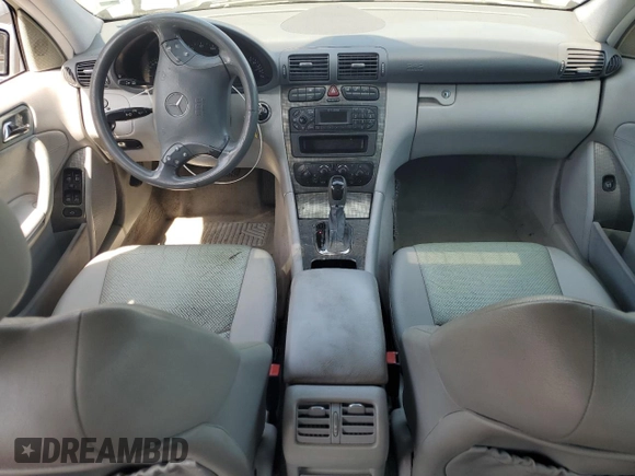 2004 Mercedes-Benz C 230 Kompressor with VIN WDBRF40J84F483289, listed as a Copart auction lot 60732195 with 109,846 mi miles and Clean title. Bid and sale history available at DreamBid. Image 8.