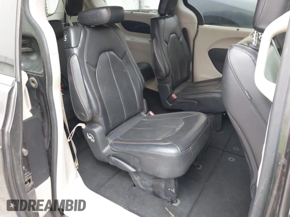 2018 Chrysler Pacifica Touring L with VIN 2C4RC1BG2JR116273, listed as a IAAI auction lot 41922292 with 125,159 mi miles and . Bid and sale history available at DreamBid. Image 8.