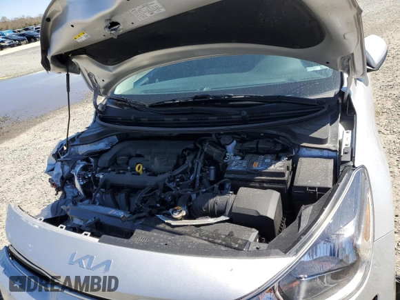 2023 Kia Rio LX z VIN 3KPA24AD3PE577193, wystawiony jako Copart lot #50104585 z przebiegiem 55 046 mil mil oraz Szkoda całkowita • Salvage title. Historia ofert i sprzedaży dostępna na DreamBid. Obrazek 12.