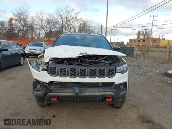 2024 Jeep Compass Trailhawk с VIN 3C4NJDDN7RT131393, выставлен на аукционе IAAI как лот 41217550 с пробегом 8 215 миль миль и . История ставок и продаж доступна на DreamBid. Изображение 12.