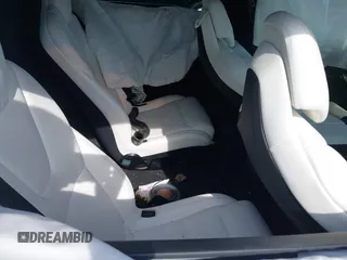 2019 Tesla Model X 75D with VIN 5YJXCBE23KF183801, listed as a IAAI auction lot 41757119 with Not Provided miles and . Bid and sale history available at carsss.com. Image 8.